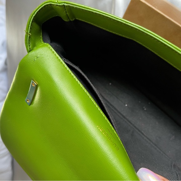 Burberry Small Quilted Lambskin in Marsh Green - Picture 2 of 8